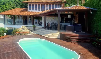 Ótima casa com 5 quartos no Centro -  São José