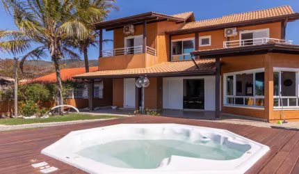 Casa com 766m² e 7 suítes na Armação
