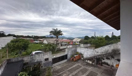 Casa localizada na Tapera com 2 quartos