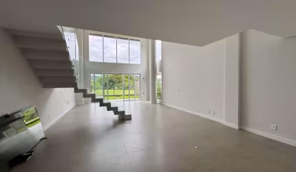 Apartamento Duplex com 3 suítes em Jurerê In