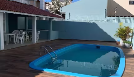 Casa Residencial de 5 dorms no bairro Cachoeira Do Bom Jesus