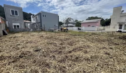 Terreno de 370m² em Canasvieiras