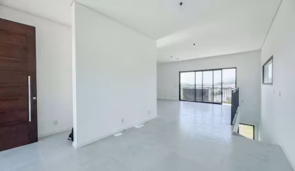 Ótima casa com 3 suítes em Forquilhinhas