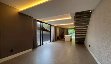 Excelente casa com 3 suítes no bairro Morro das pedras