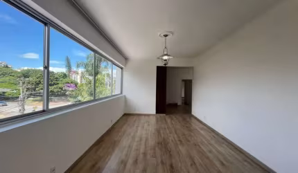 Apartamento com 4 quartos sendo 1 suíte no Centro
