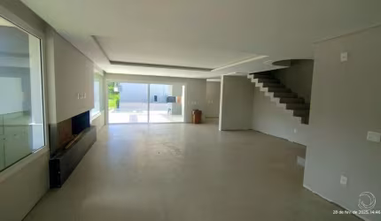 Casa Residencial de 450m² com 4 quartos nos Ingleses
