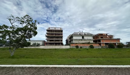 Terreno em Condomínio fechado com 387,12m² no Campeche