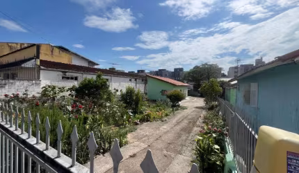 Terreno com 625m² no Estreito