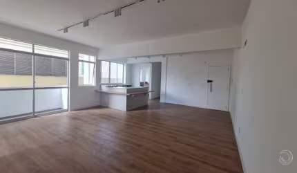 Apartamento 86m² com 2 quartos sendo 1 suite no Centro de Florianópolis