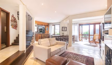 Casa Residencial de 204m² com 4 quartos no João Paulo