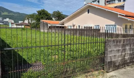 terreno com 576m² no bairro Praia João rosa em Biguaçu