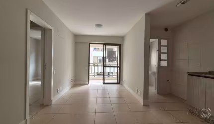 Apartamento de 2 quartos sendo 1 suíte na Trindade