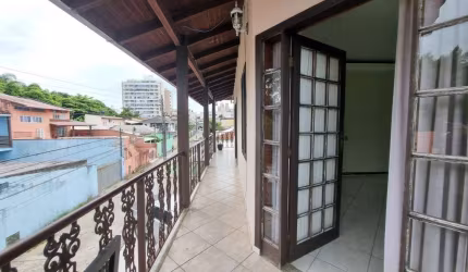 Casa com 3 quartos sendo 1 suíte no Abraão em Florianópolis