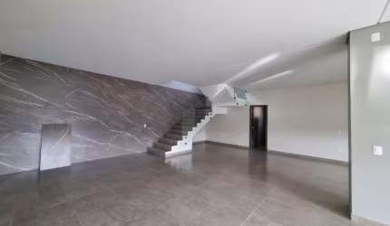 Casa com 360m² e 3 suítes no Córrego Grande