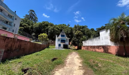 Terreno de 1469,4m² em Canajurê, Florianópolis.