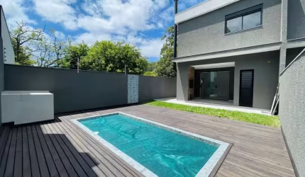 Casa Residencial com 3 suítes nos Ingleses