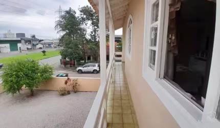 Casa com 3 quartos sendo 1 suíte no bairro Jardim Eldorado em Palhoça