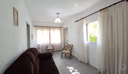 Casa de 200m² com 4 sendo 1 suíte no bairro Bela Vista em São José