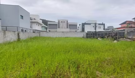 Terreno com 450,84 em loteamento planejado no Rio Tavares