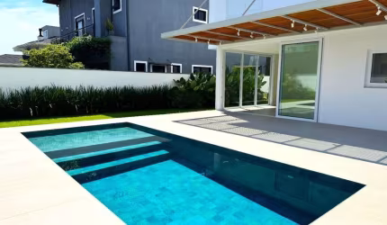 Casa de 341,60m² com 4 suítes em Ratones