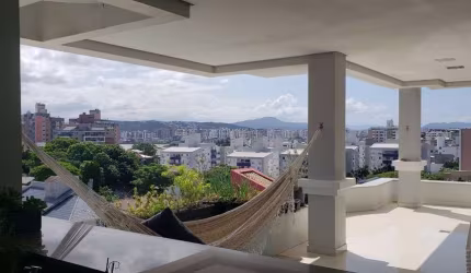 Casa Residencial com 505m² e 4 suítes no bairro Itaguaçu