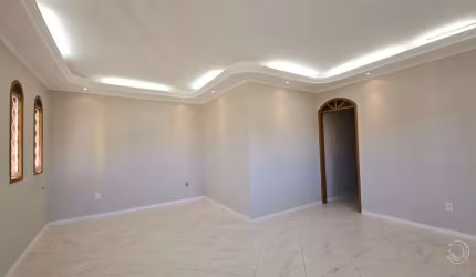 Casa de 361.34m² com 4 quartos sendo 1 suíte no Carianos
