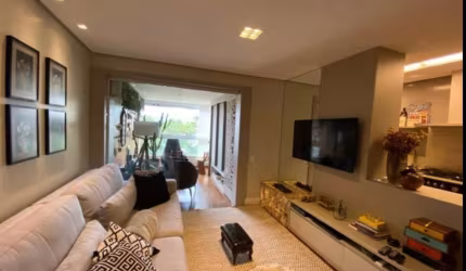 Apartamento com 105,56m² e 2 suítes na Agronômica