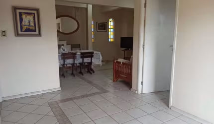 Casa com 270m² e 10 quartos sendo 2 suítes no Pantanal