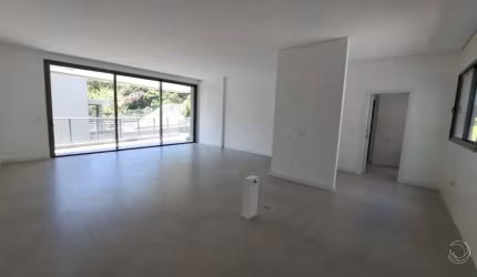 Apartamento de Alto Padrão com 3 Suítes no Cacupé, Florianópolis.