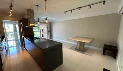 Apartamento de 101m² com 2 suítes na Agronômica