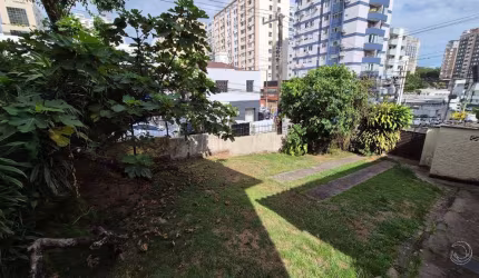 Terreno com 404,30m² no Centro