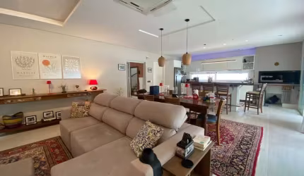 Casa de 408,59m² com 4 quartos sendo 2 suítes na Lagoa da Conceição