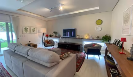 Casa de 408,59m² com 4 quartos sendo 2 suítes na Lagoa da Conceição