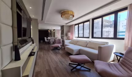 Apartamento de 186m² com 4 quartos sendo 3 suítes no Centro