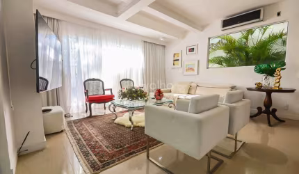Casa de 220m² com 3 quartos sendo 1 suíte em Canasvieiras