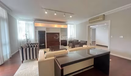 Apartamento de 263m² com 4 quartos sendo 2 suítes no Centro