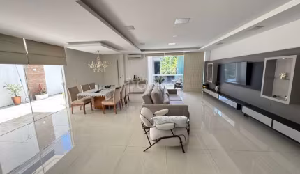 Casa de 285m² com 4 quartos sendo 3 suítes no Monte Verde