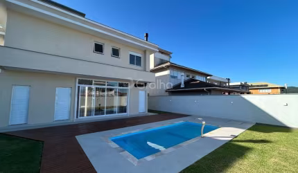 Casa de Alto Padrão com 4 Quartos em São João do Rio Vermelho, Florianópolis