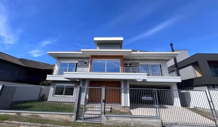 Casa com 4 quartos no bairro Campeche em Florianópolis - SC