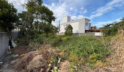 Terreno com 450 m2 no bairro Campeche