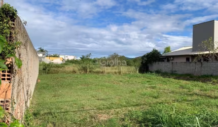 Terreno com 472 m² em excelente localização no bairro Campeche.