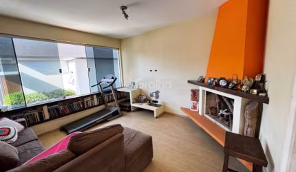Casa residencial de 382 m² com 3 quartos sendo 3 suítes no bairro Coqueiros