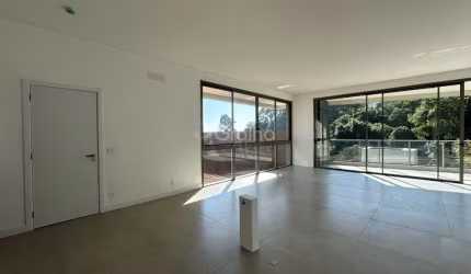 Apartamento de 302m² com  3 suítes no Cacupé