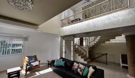 Casa residencial de 450 m² com 3 quartos sendo 3 suítes no bairro Jurerê Internacional