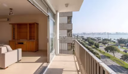 À venda: Apartamento com a vista mais linda de Florianópolis - Av. Beira Mar Norte 3 Quartos | 3 Banheiros | 162 m²
