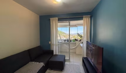 Apartamento com 2 quartos no bairro Costeira do Pirajubaé