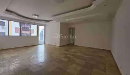 Apartamento de 131m² com 3 quartos sendo 1 suíte no Centro