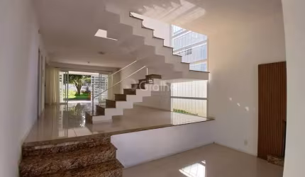 Casa Residencial de 4 dormitórios no Córrego Grande