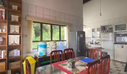 Casa Residencial de 5 quartos no bairro Centro