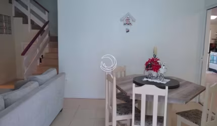 Casa Residencial de 5 dorms no bairro Canasvieiras